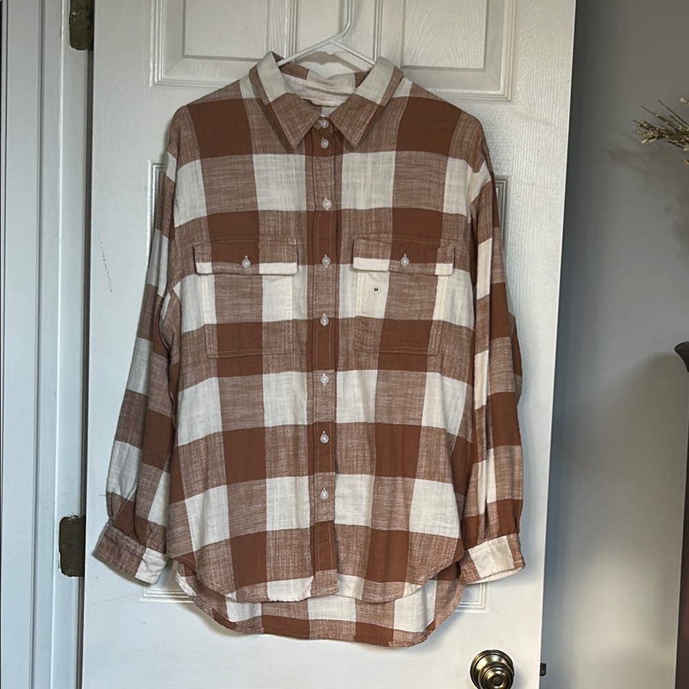 NWT American Eagle Outfitters Brown and Cream Casual Flannel - Size M